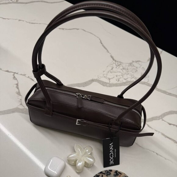 NOIR CLASSIQUE – Genuine Leather Shoulder Bag - Picture 7 of 16